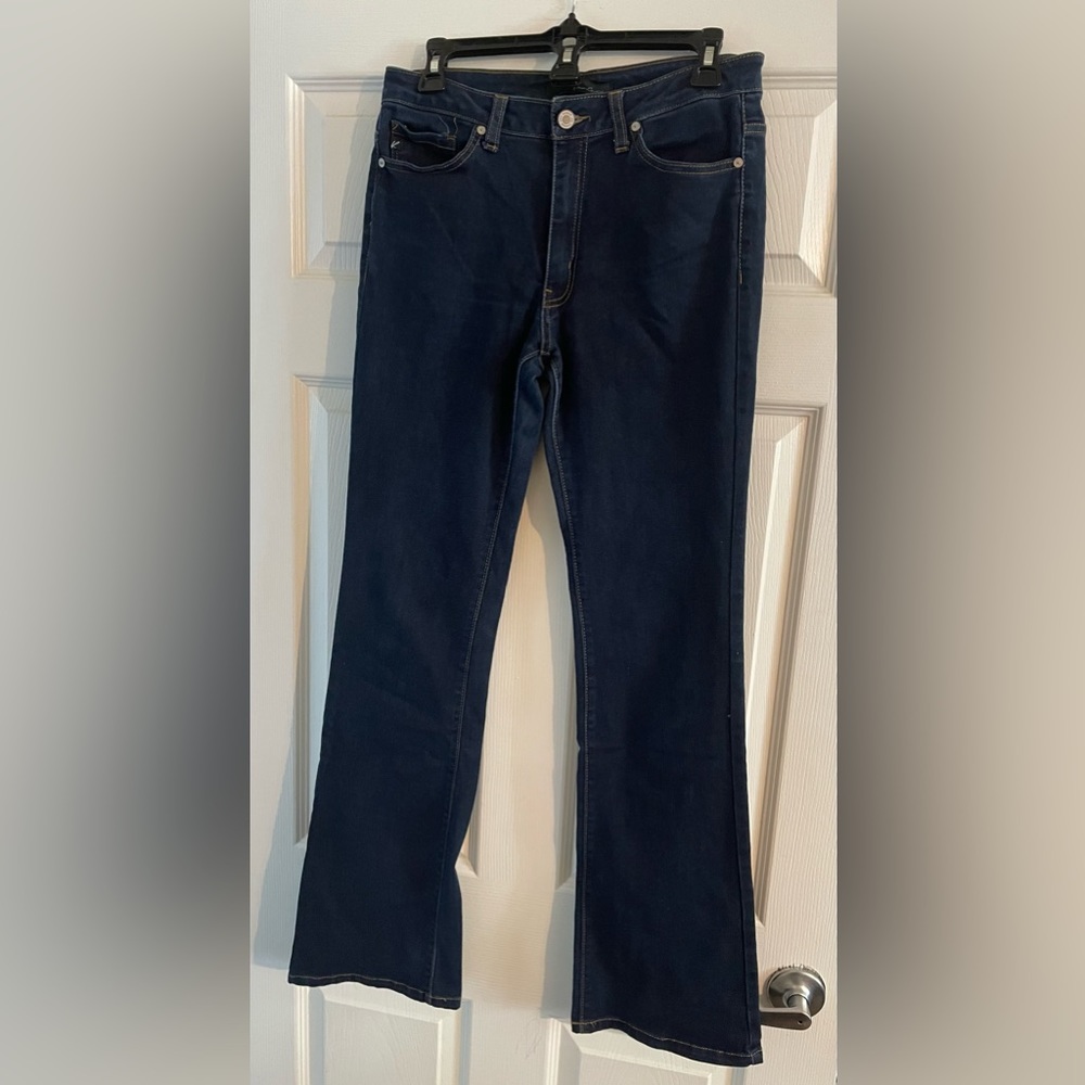 KanCan size 28 bootcut jeans